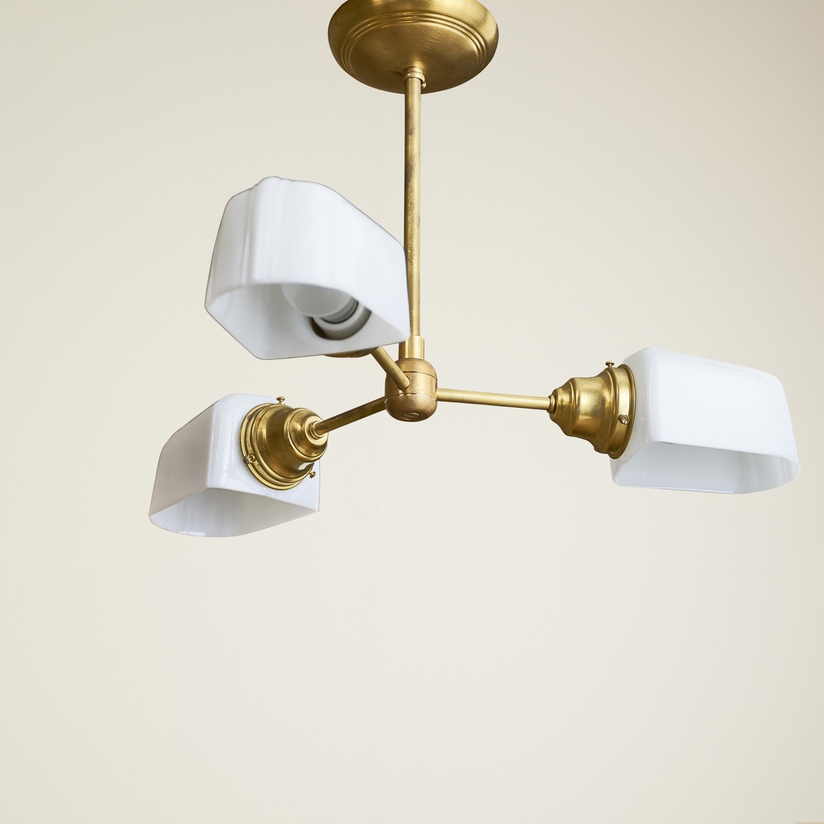 Clamshell Lamp Modern 3