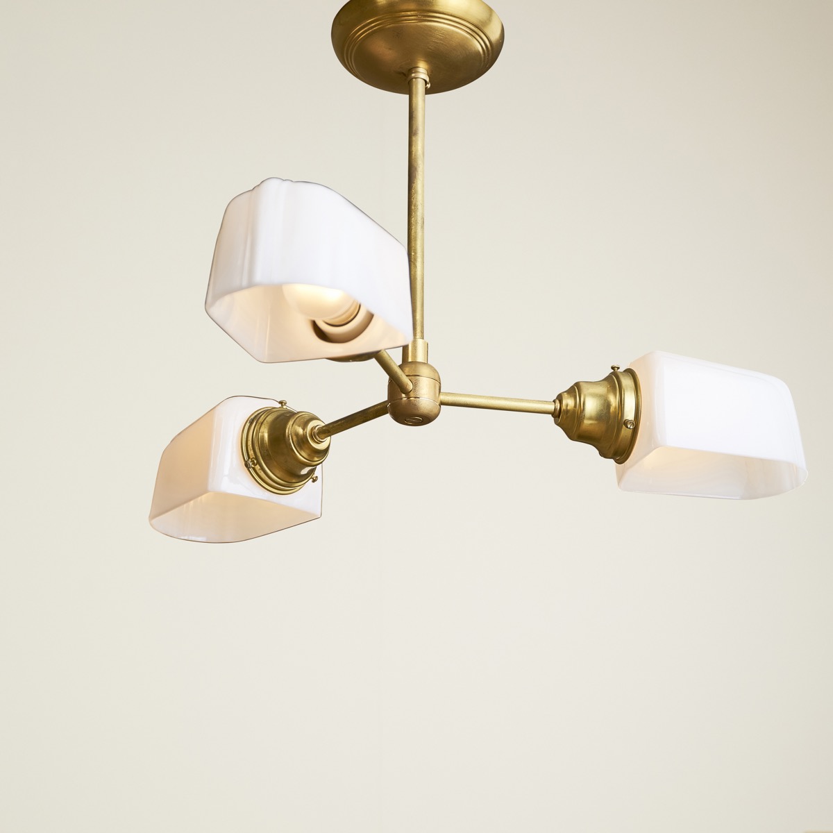 Clamshell Lamp Modern 3