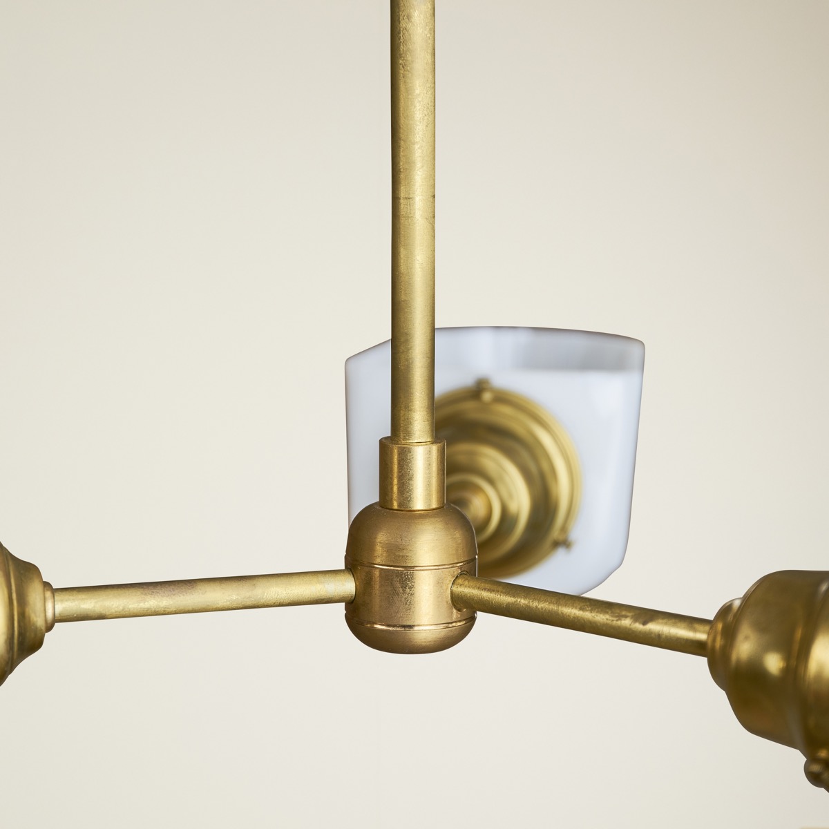 Clamshell Lamp Modern 3