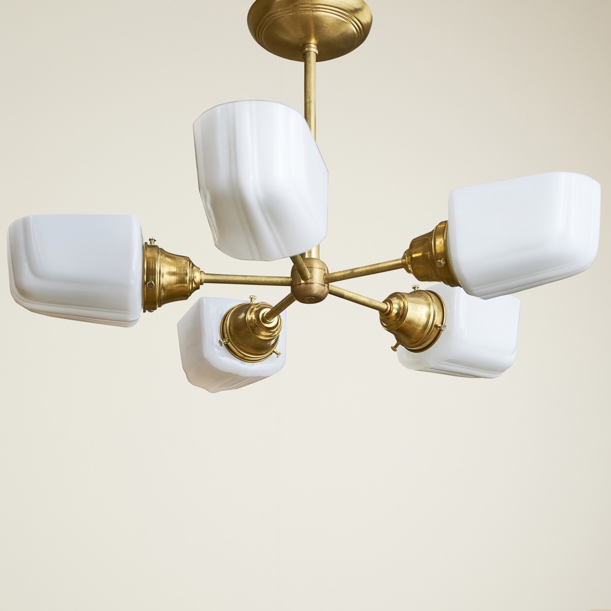 Clamshell Lamp Modern 5